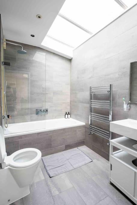 Sweet 3Brs House Close To Oxford & Soho Лондон Екстер'єр фото